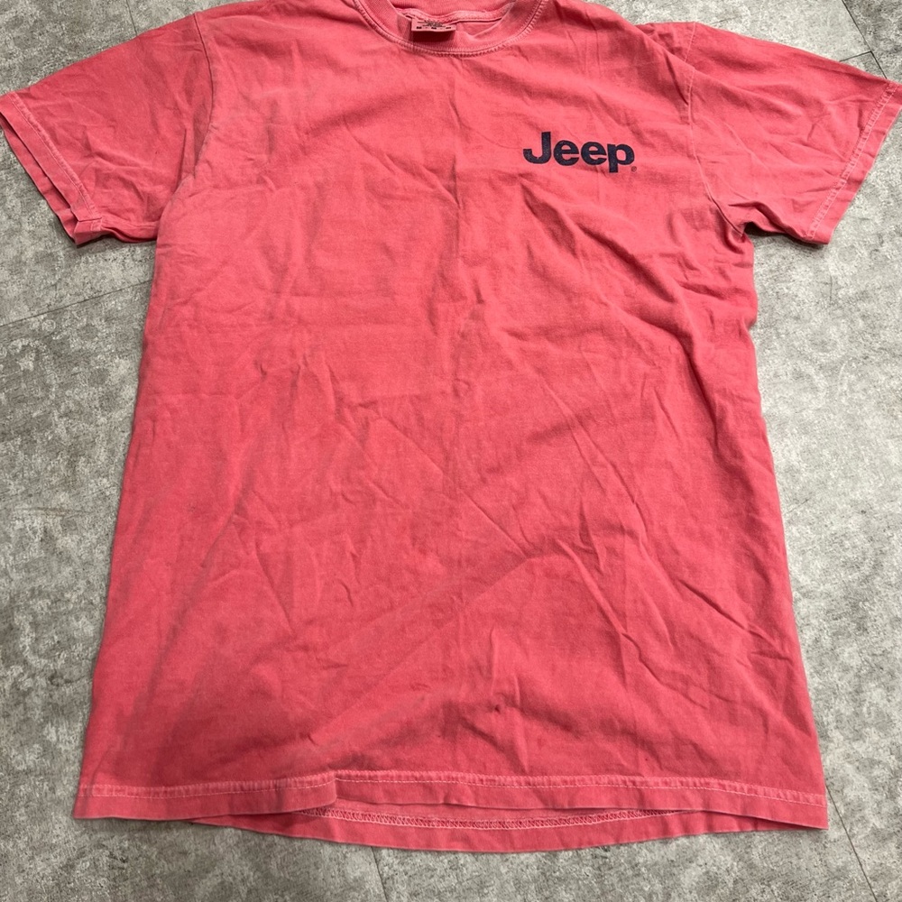 Coral Short Sleeve Tee with Dog Jeep Logo